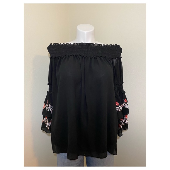 Max Studio Tops - ❌SOLD❌ 🔥NWT🔥 Black Blouse